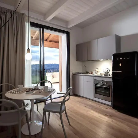 Apartment La Maggiolina Montelabbate